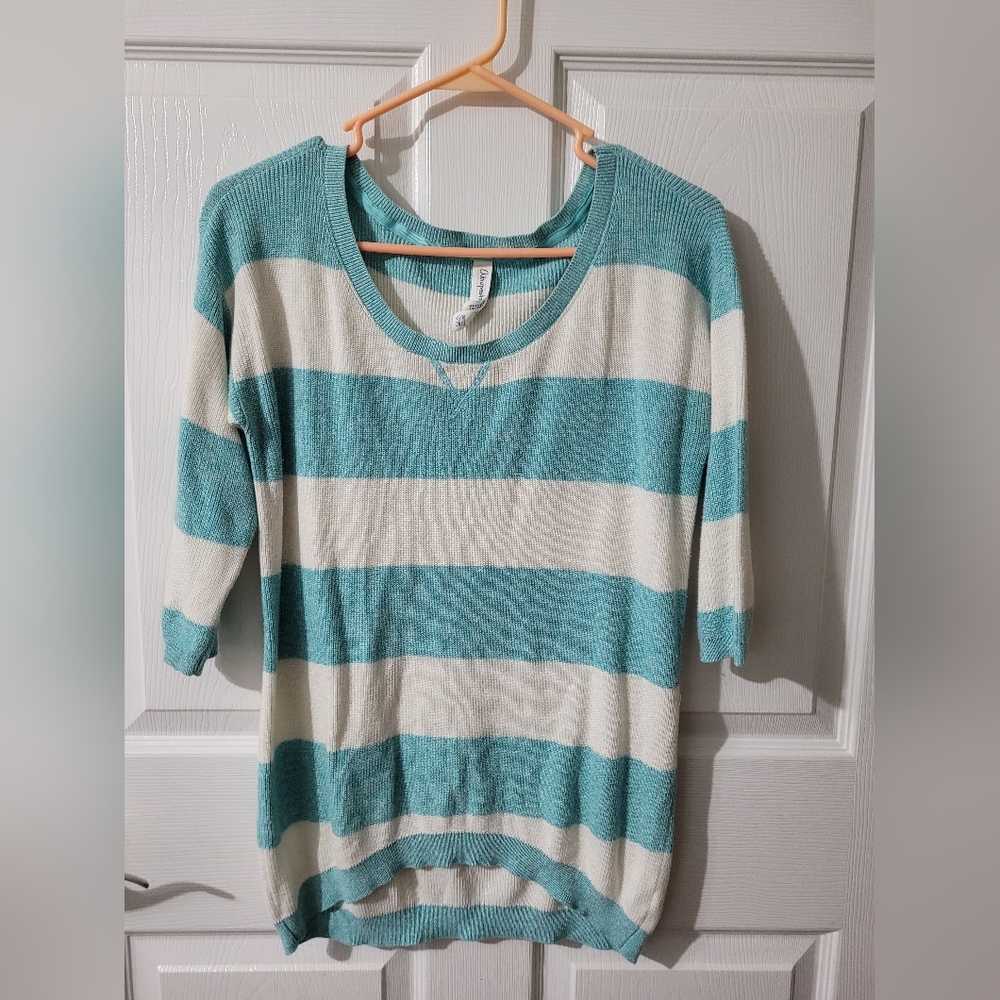 ⭐️ Aeropostale Medium Sweater Top M
